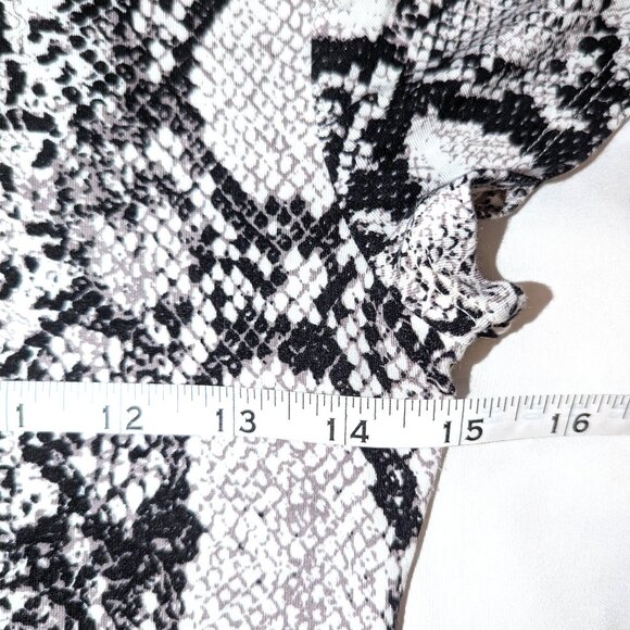 Express | Super Soft Essential Jersey Tee Snake in Ivory | Size Small - Picture 10 of 11